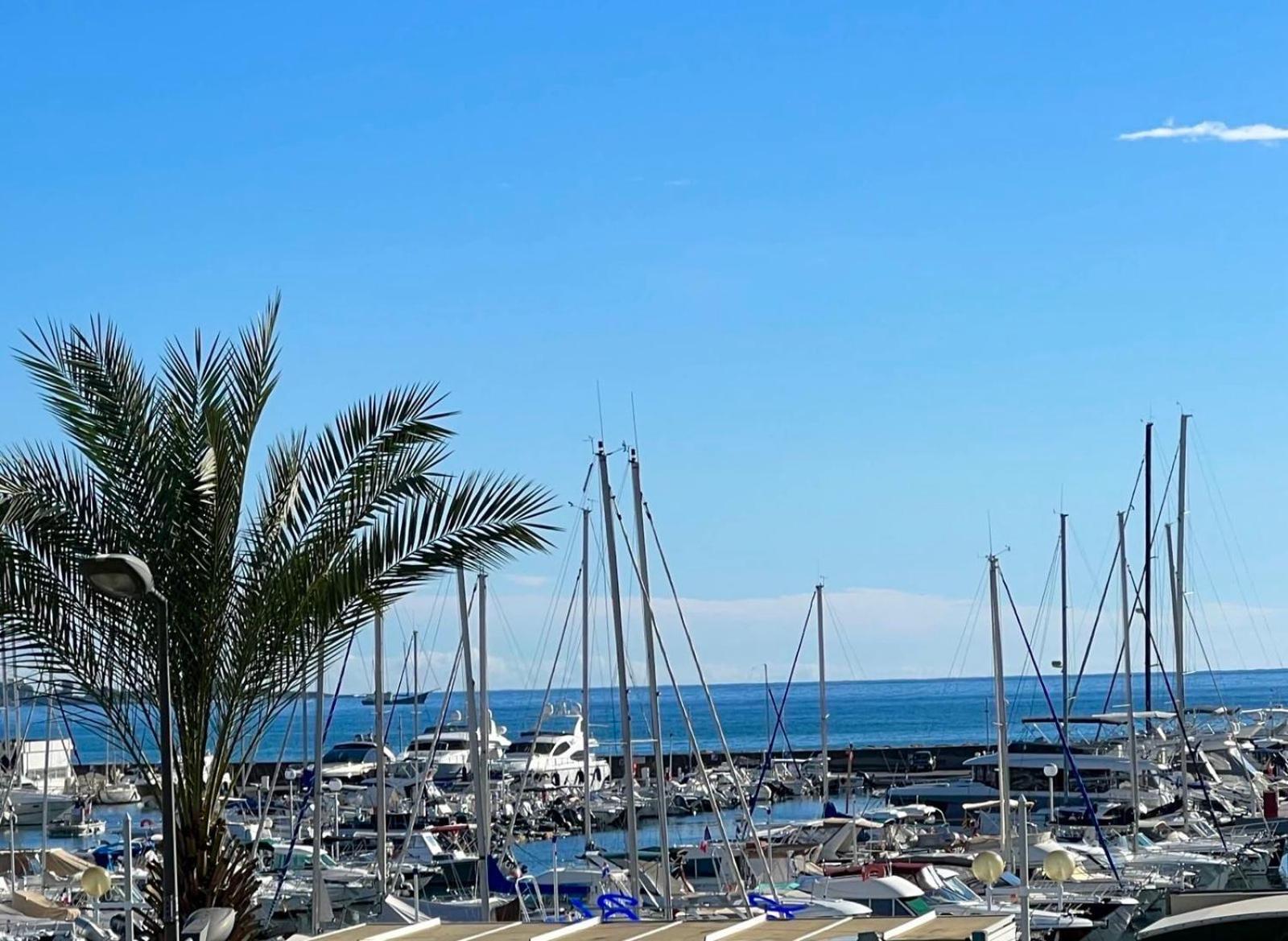 Seafront - Beautiful Flat With Aircon And Comfortable Loggia Vallauris Kültér fotó